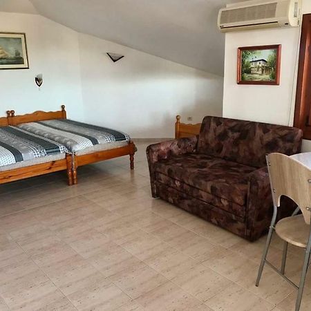 Студиа Мансарда Ненови Pomorie Ngoại thất bức ảnh